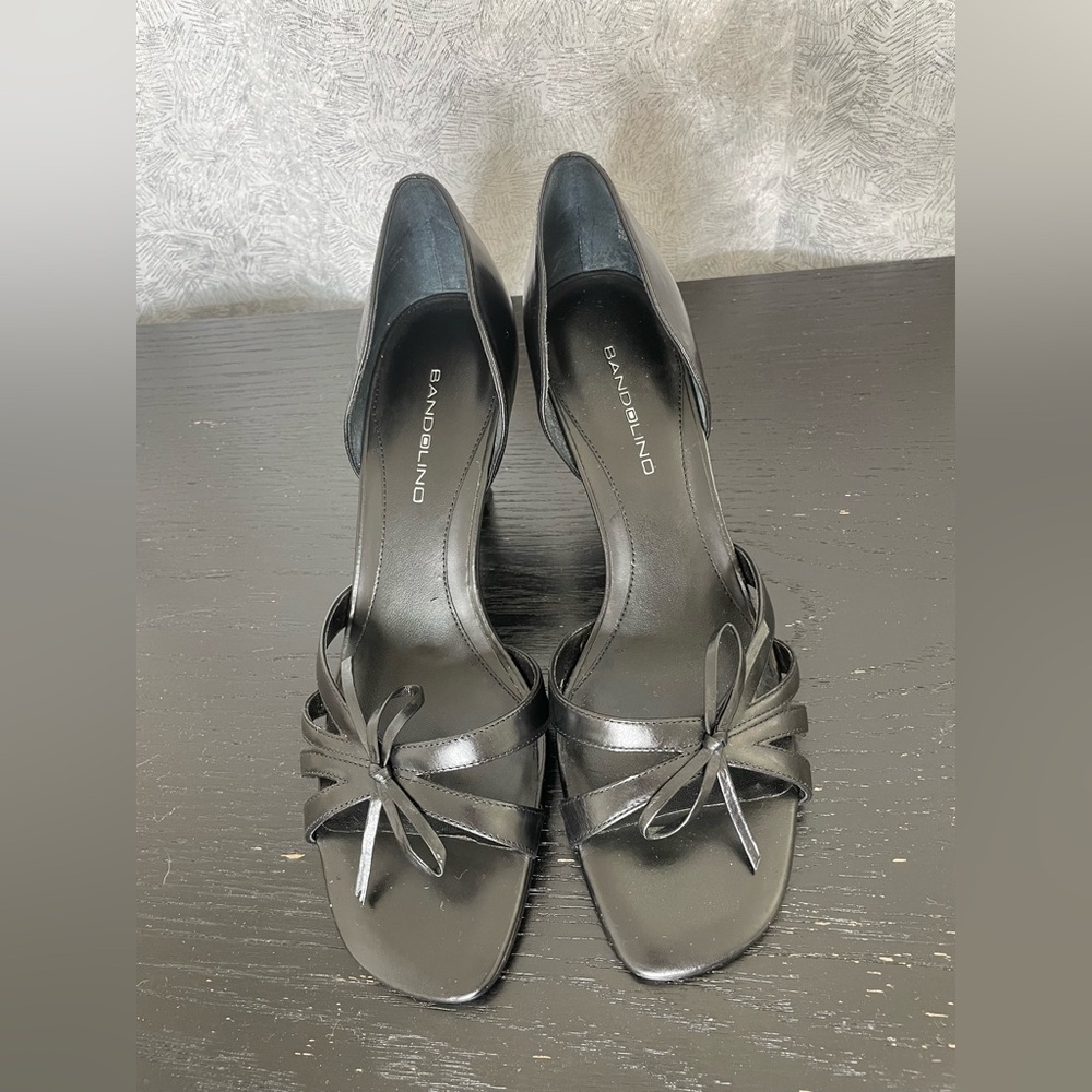Bandolino Black Strappy Bow Heels – Open Toe Dress Shoes | 8